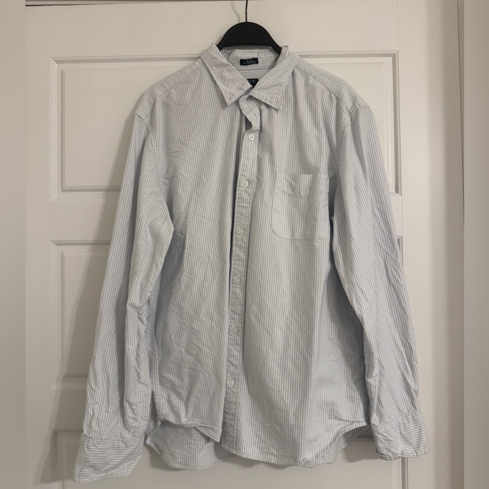 J.Crew Men’s Oxford Button Up Slim Untucked Style